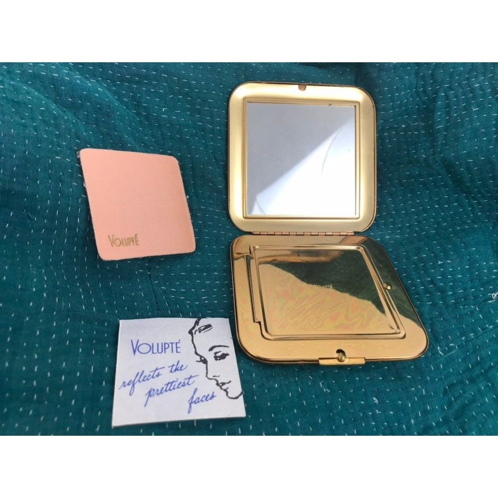 Volupte Goldtone Compact